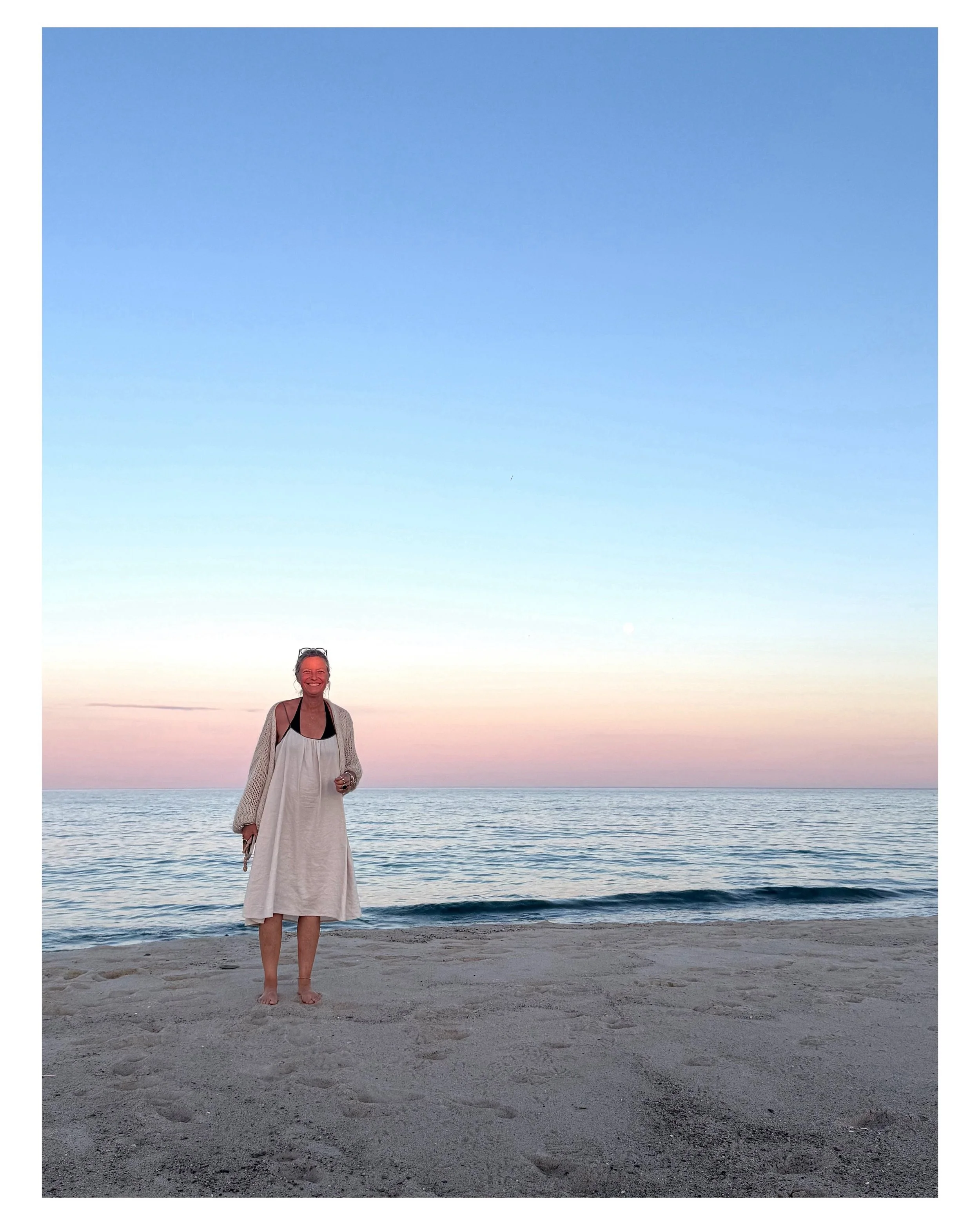 Missing the beautiful parts of September back East and all the coastal nature, 🌊☀️✨🌙 every wave and warm sands, every slow sunrise and lingering sunset, the neighboring ospreys, Edward the rabbit 🐇 and Russie the chipmunk 🐿️ , the goldenrod 🌾 an