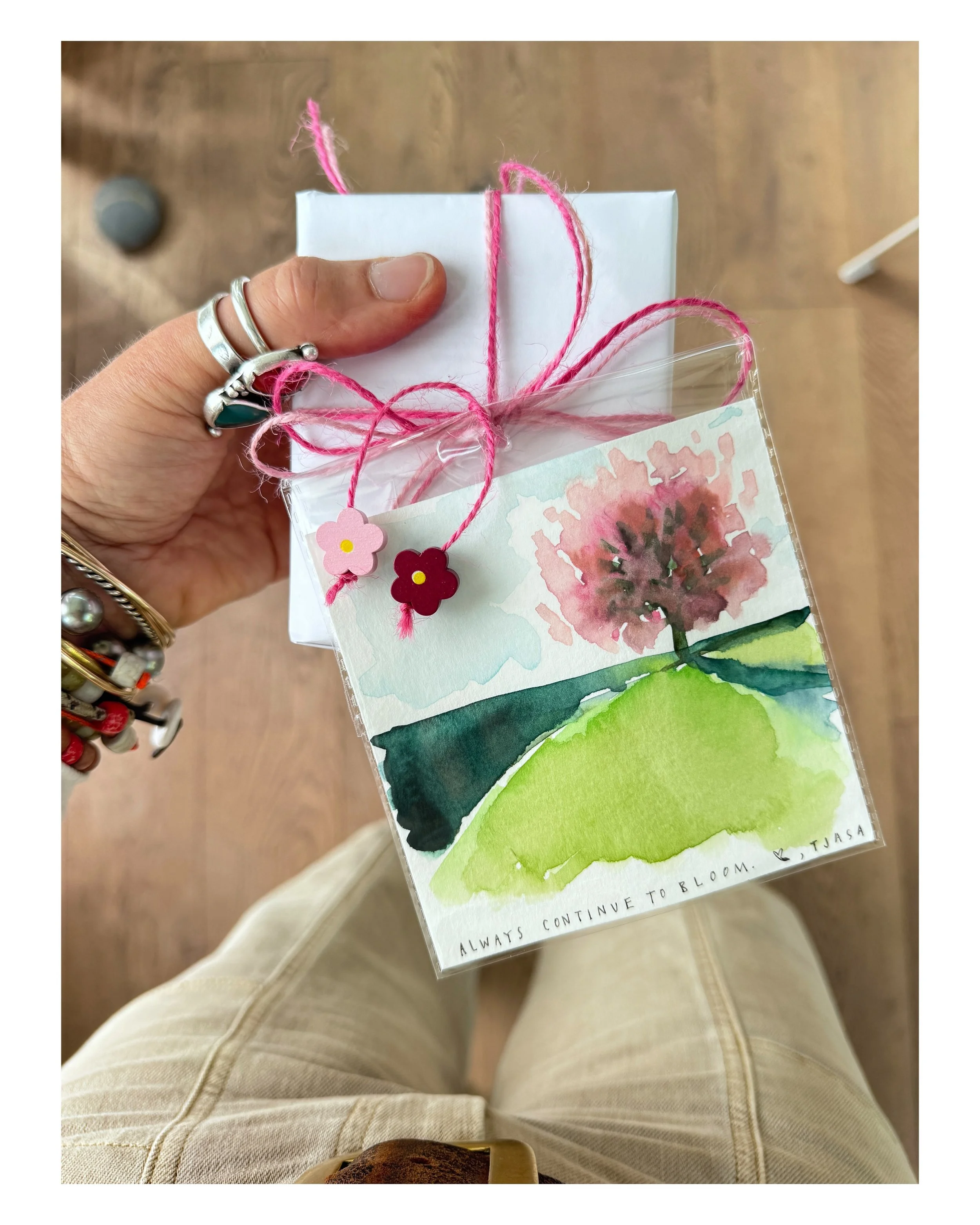 &ldquo;Always Continue to Bloom&rdquo; 🌸 The creativity of wrapping + painting cards + gifting is one of my favorite things! ☀️🌸💛 

☀️

☀️

☀️

#giftideas #capecodlife #livesimply #watercolorpainting #capecod

Cape Cod, Block island, Nantucket, Ma