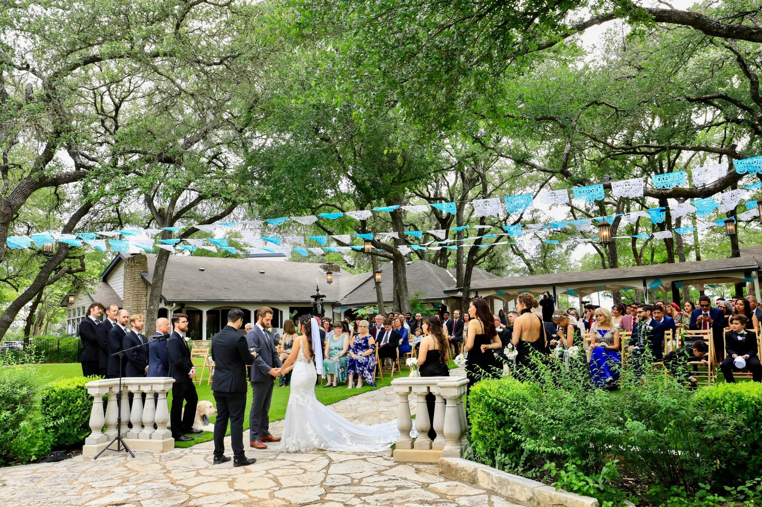 So happy to get back to this gorgeous venue @vistaonsewardhill wndii25 absolutely love every scene it has to offer. 

#austinwedding #weddingphotography #weddingvenue #weddings #couplephotography