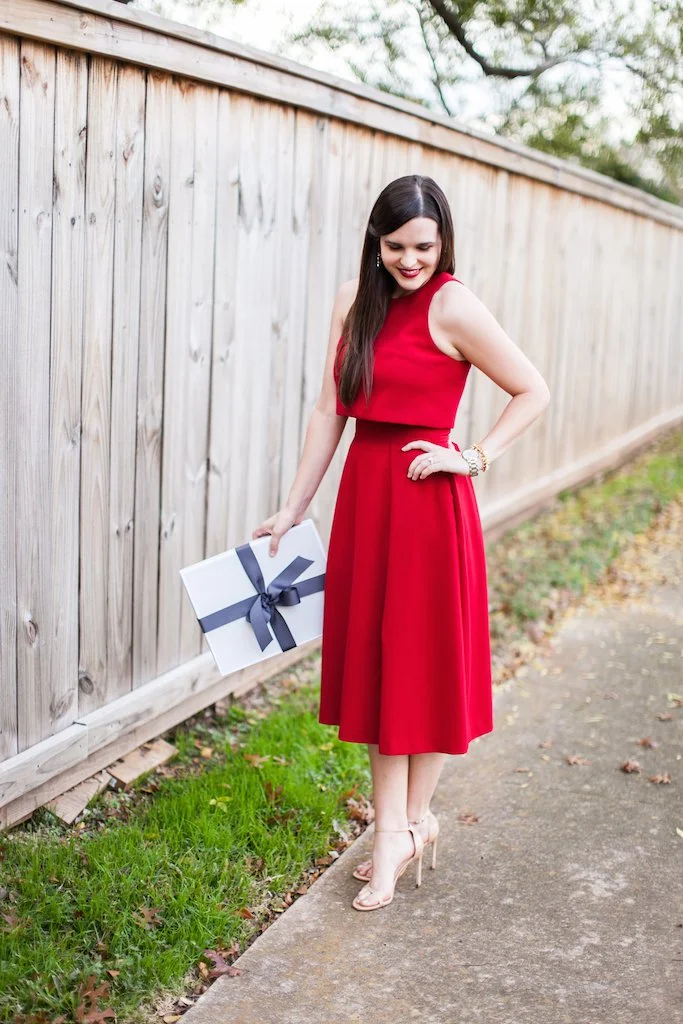 A Modern Look for Christmas at the Traditional Caswell House