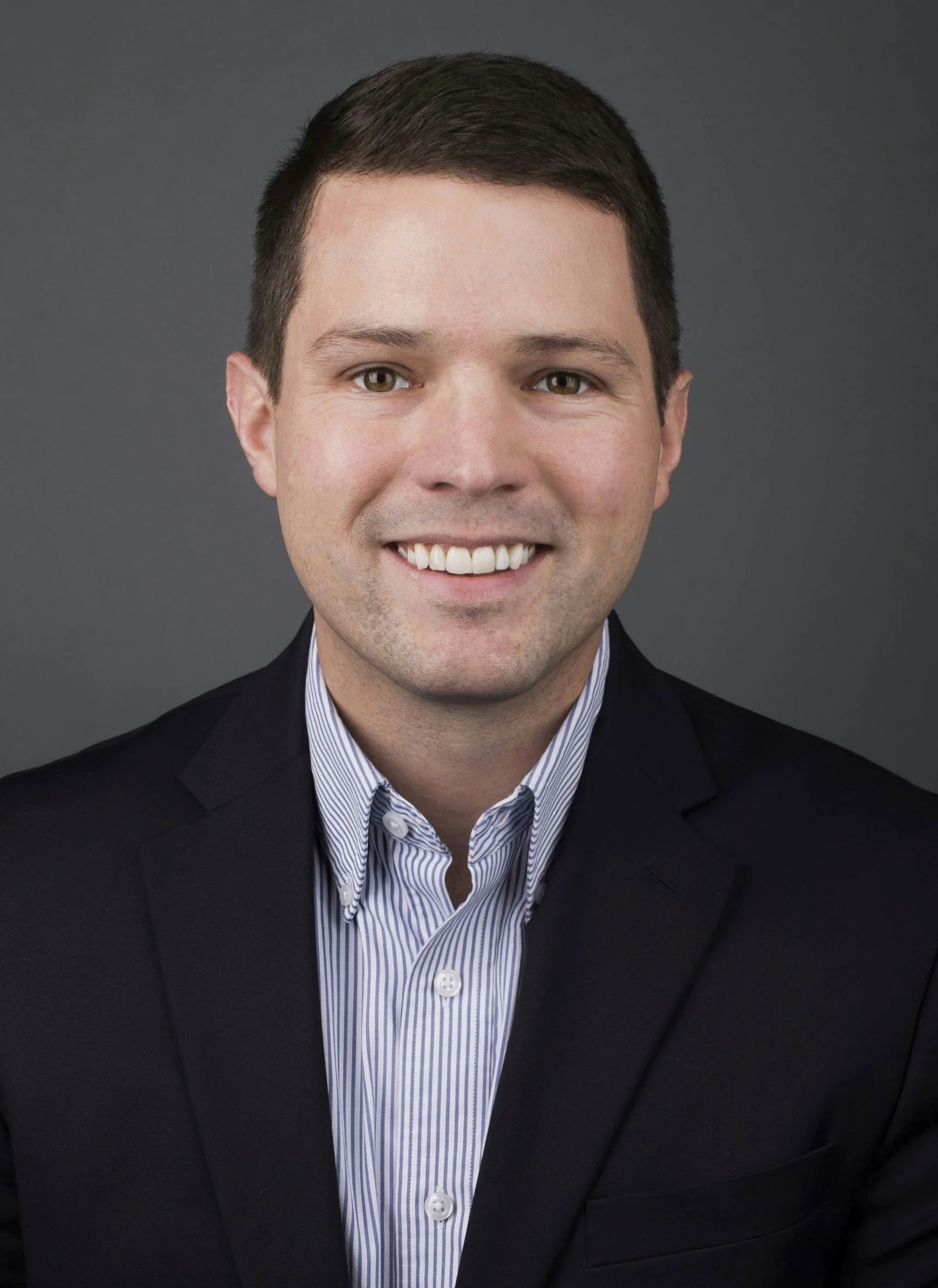 Jasper Schneider_Headshot.jpg