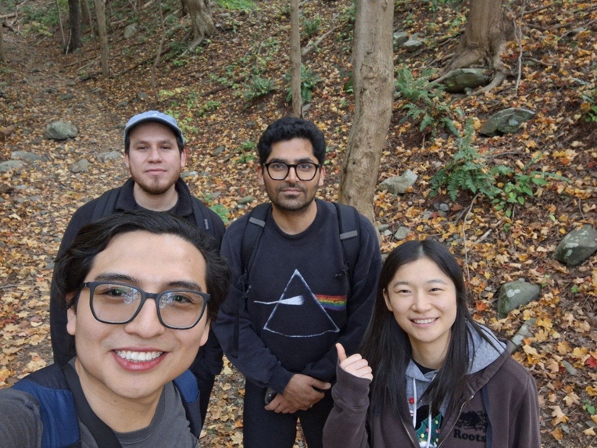 ErickD and VGP lab members on hike.jpeg