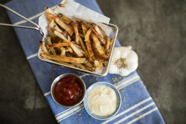 CrispyBakedFries-3.jpg