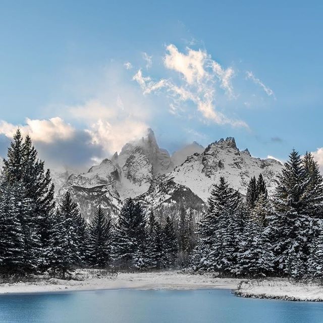 Cold snowy days make for exeptional exploring! ❄⠀
⠀
📷 @packtography⠀
#grandteton #theoutbound #lovenature #artofvisuals #landscapephotography #naturephotography #snowday