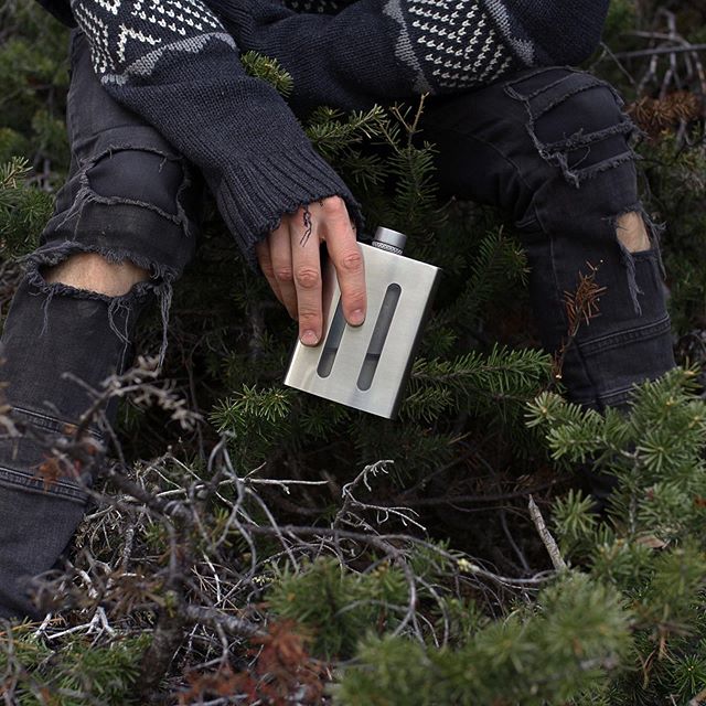 With you when adventure calls 🌲🌲 #whiskeygram #mixology #adventure #banff #banffnationalpark #flask #hike #outdoorphotography #edc #canada_gram