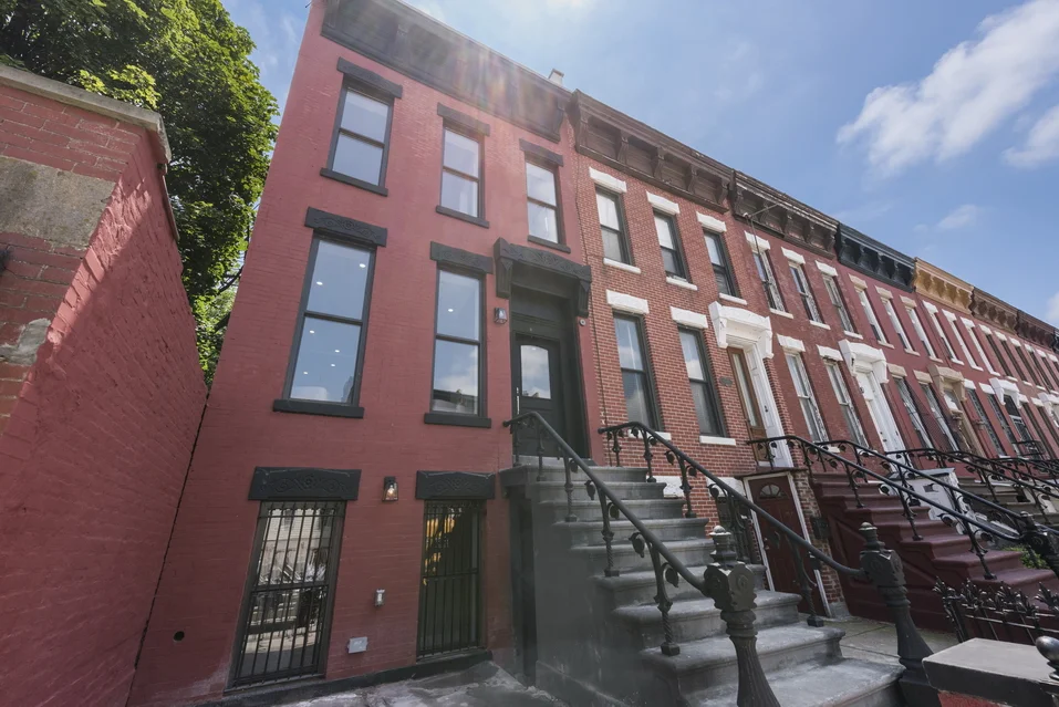 1022 Putnam Avenue TH__13_resize.jpg