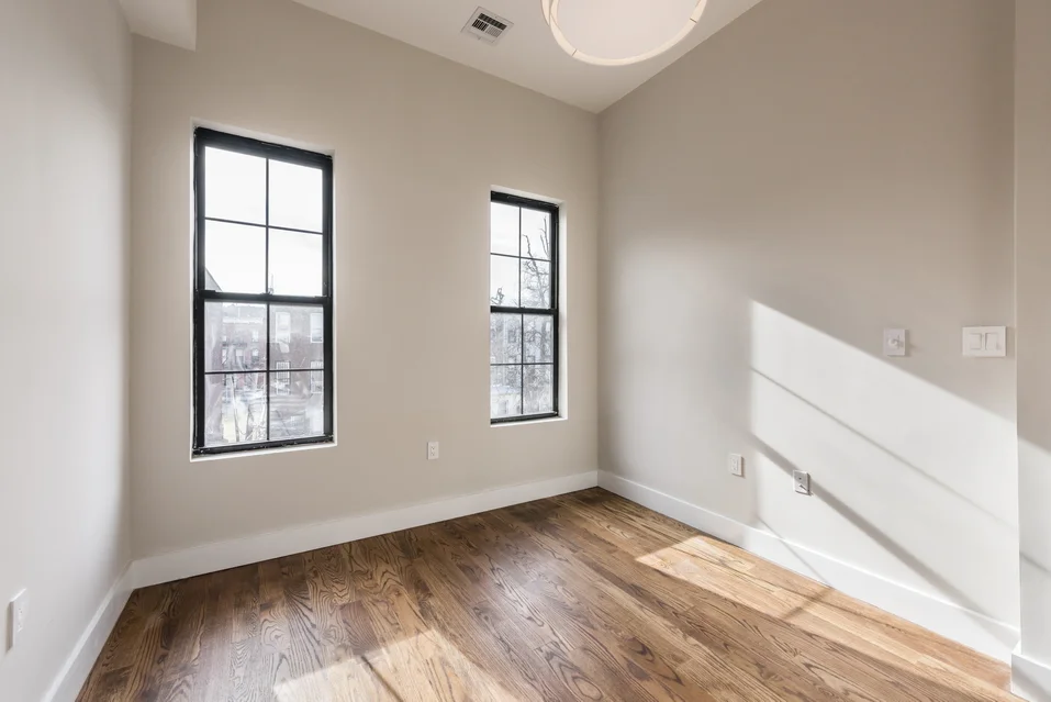 734 Jefferson Ave TH__7_resize.jpg
