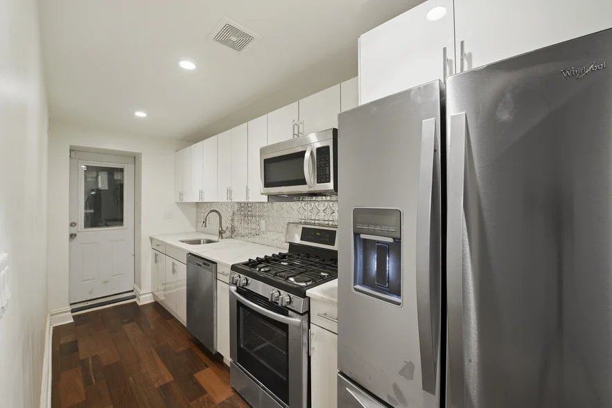 691 Monroe Street__23_resize.jpg