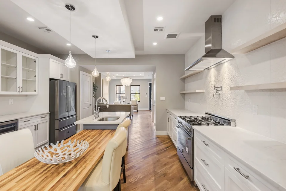 297 Quincy Street TH__6_resize.jpg