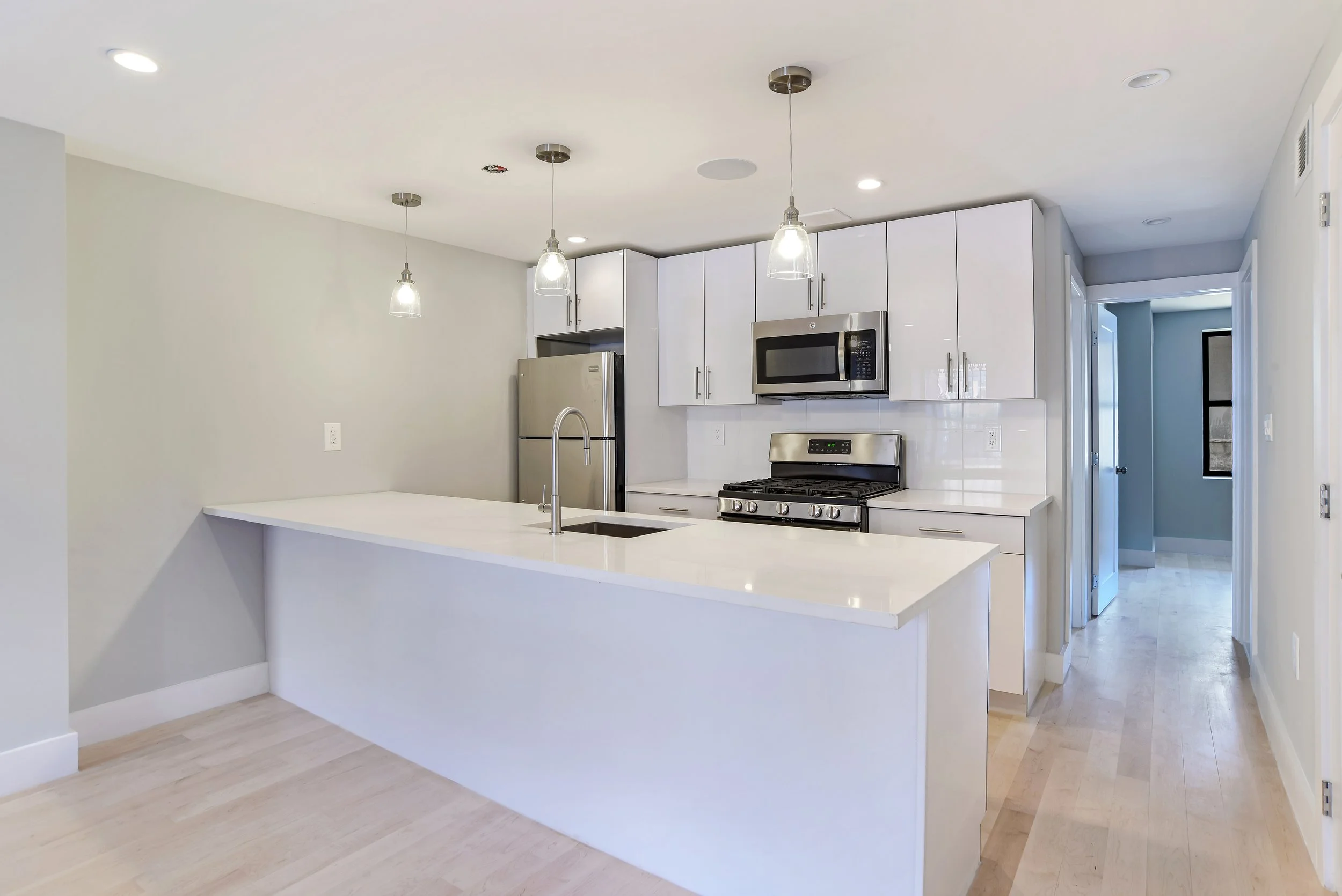 05_212MadisonStreet_l_177_Kitchen_HiRes.jpg