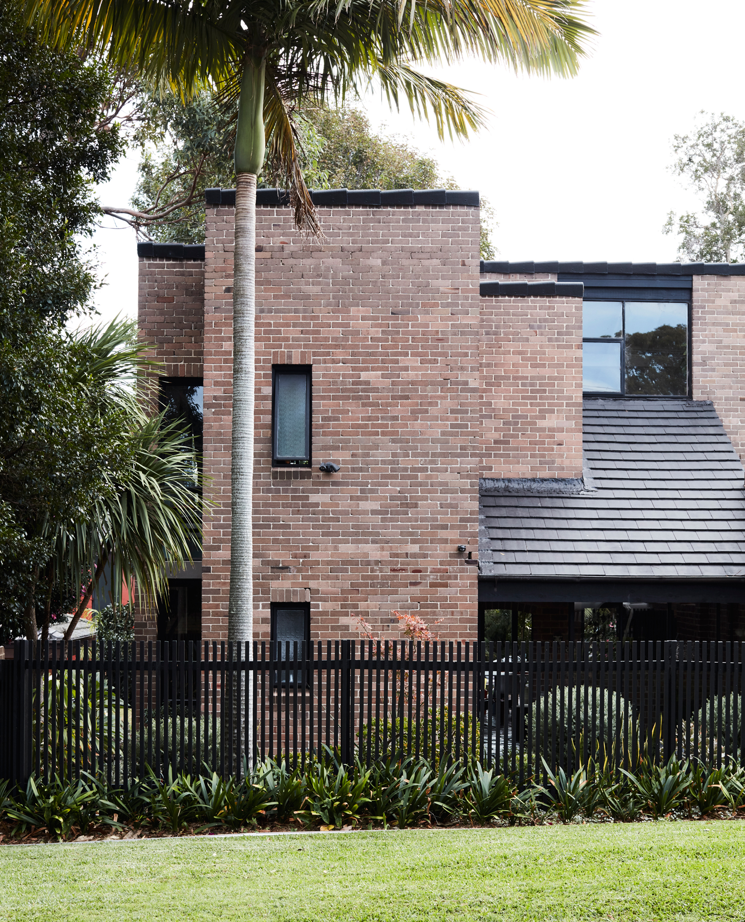Lymesmith_AmberRoad_exterior.jpg