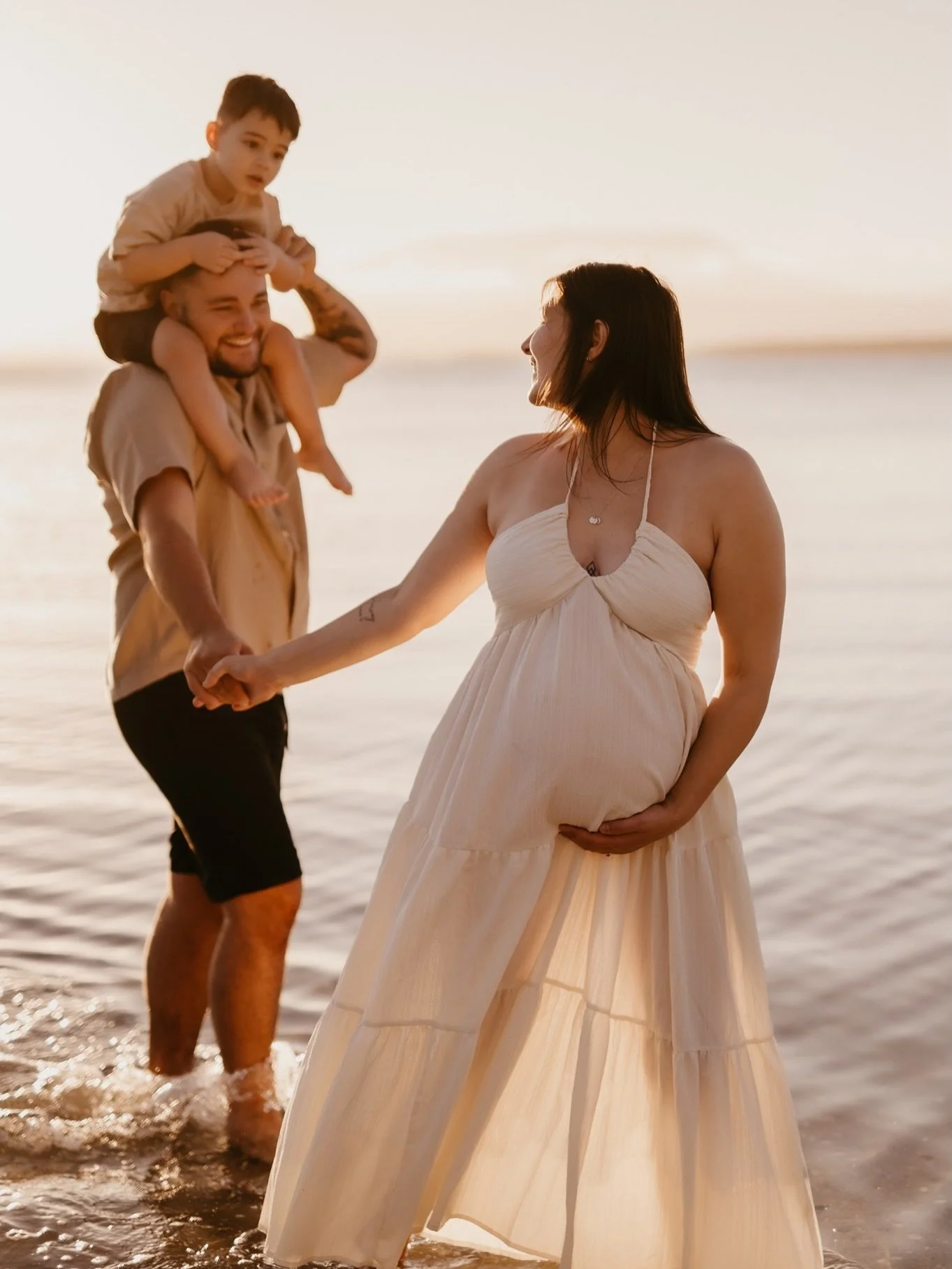 A fleeting season filled with anticipation, tenderness, and the quiet certainty that love always grows 🤍

Info and pricing available on my website 

#hobartmaternityphotographer #hobartbeaches #sunsethobart #tasmanianfamilyphotographer #maternitypho