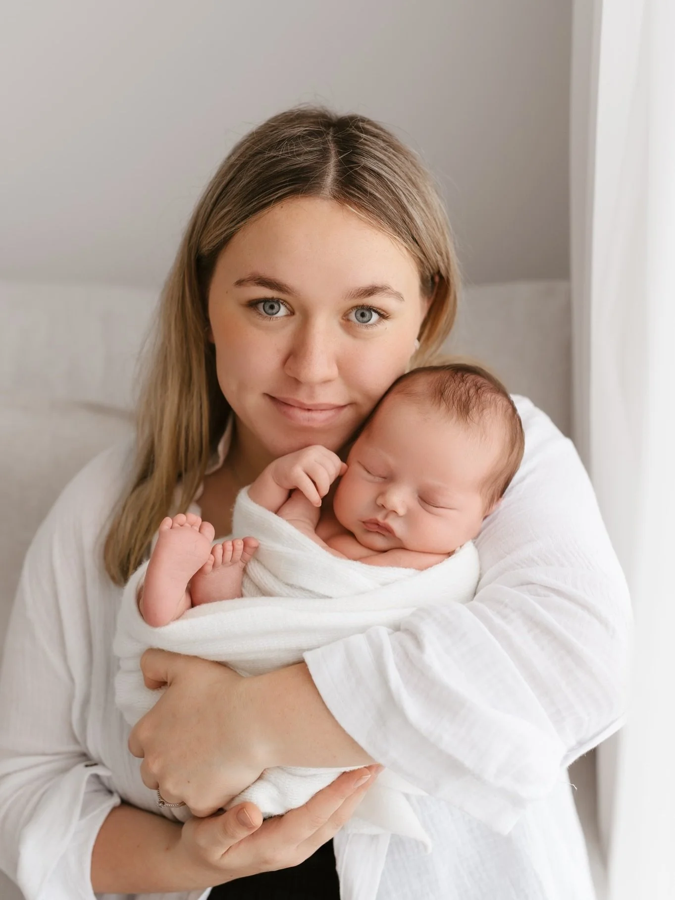Some moments don&rsquo;t need words. Just a gentle hold, tiny fingers, and a love that&rsquo;s already immeasurable 🤍

#tasmaniannewbornphotographer #babyphotos #newbornphotos #2026newborn #babylove