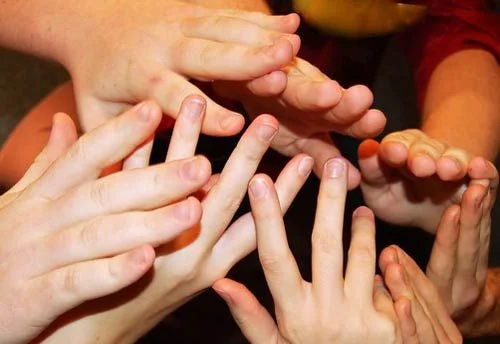 hands-opt.jpg