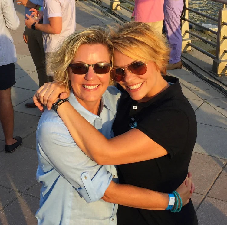 DIXIE LONGATE TALKS TUPPERWARE AND TOURING WITH KELLI AND ANNE