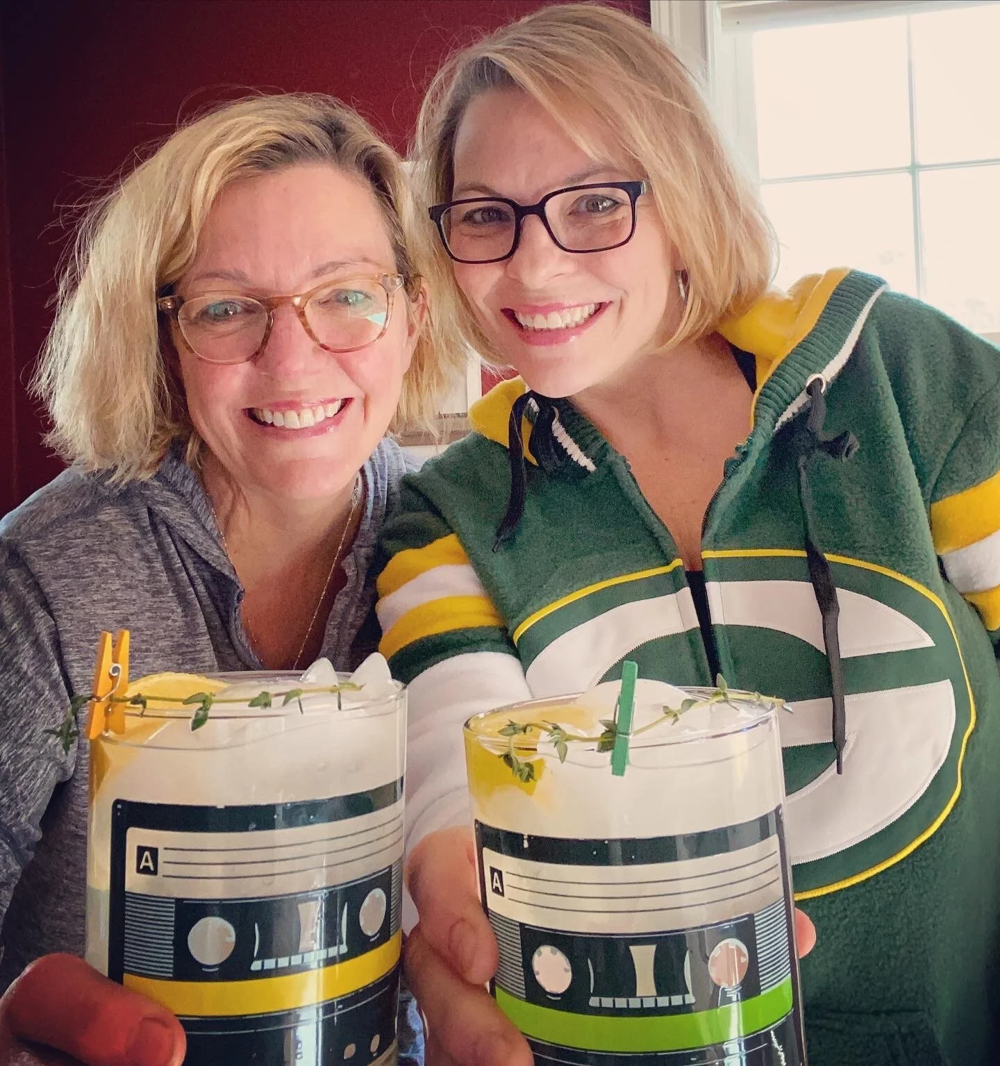 Comedian Elvira Kurt chats about getting through lockdown with her family in Toronto, online shows and looking toward the future plus a check in with Chef Michele Ragussis