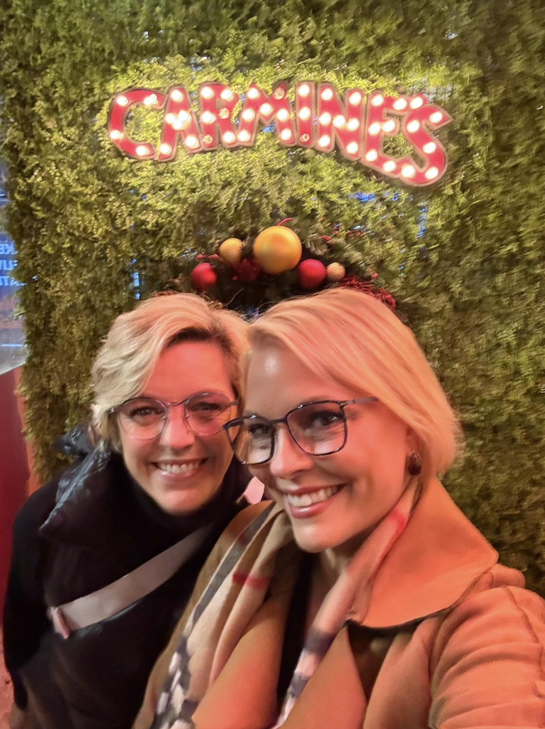 Anne &amp; Kelli talk about decorating early for Xmas, Thanksgiving in Louisiana when part of the fam gets the flu &amp; so much more!