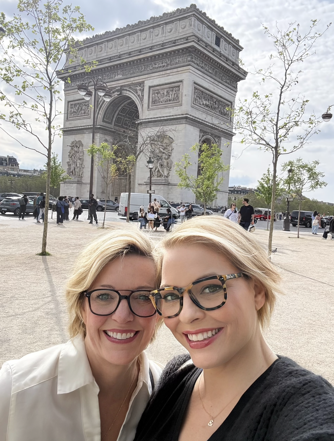 Anne &amp; Kelli come to you remote from Paris!!