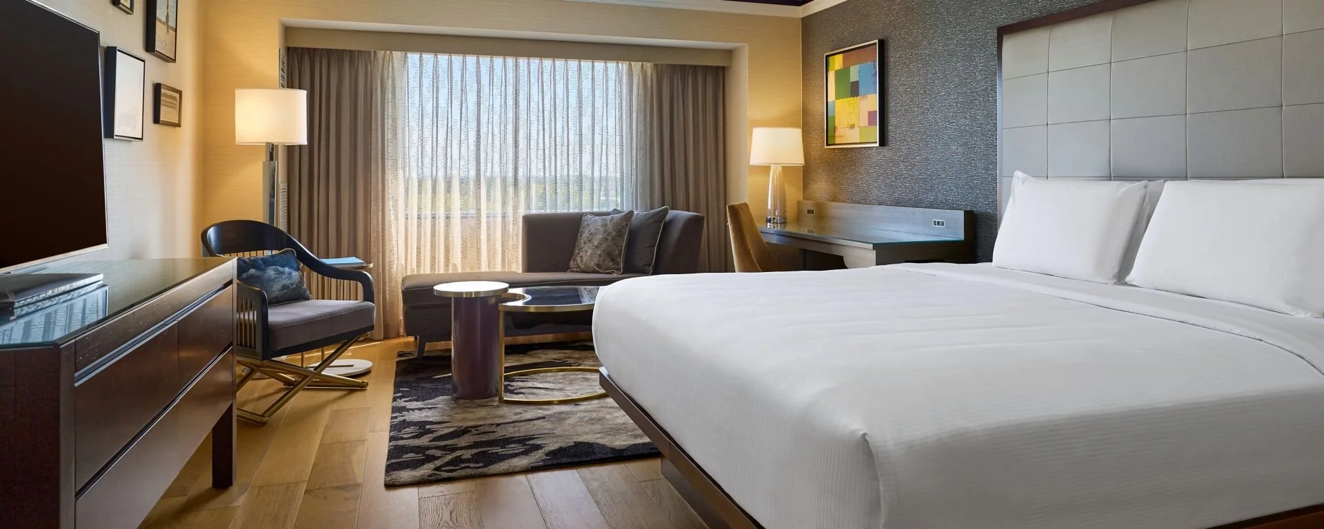 Decorator Industries