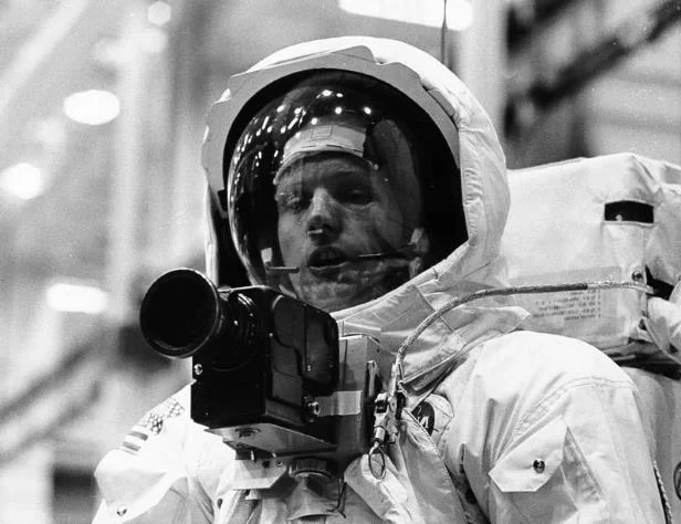 apollo-11-spacecraft-commander-neil-armstrong-in-the-spacesuit-as-he-will-appear-on-the-lunar-surfac_716969_.jpg
