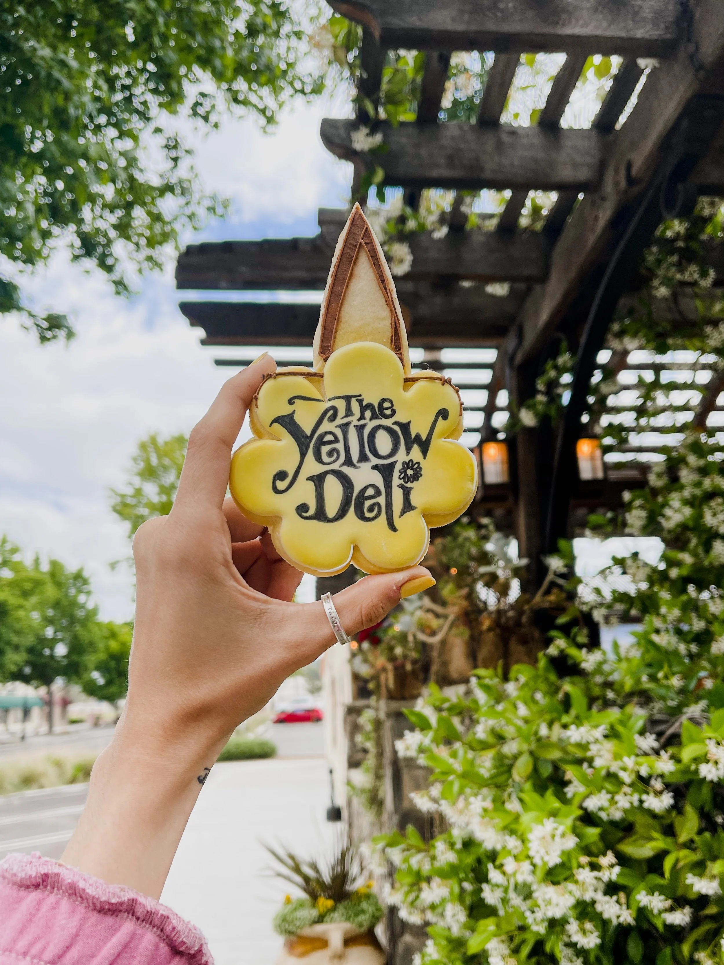 Local Mystery: The Yellow Deli -- Vista, California