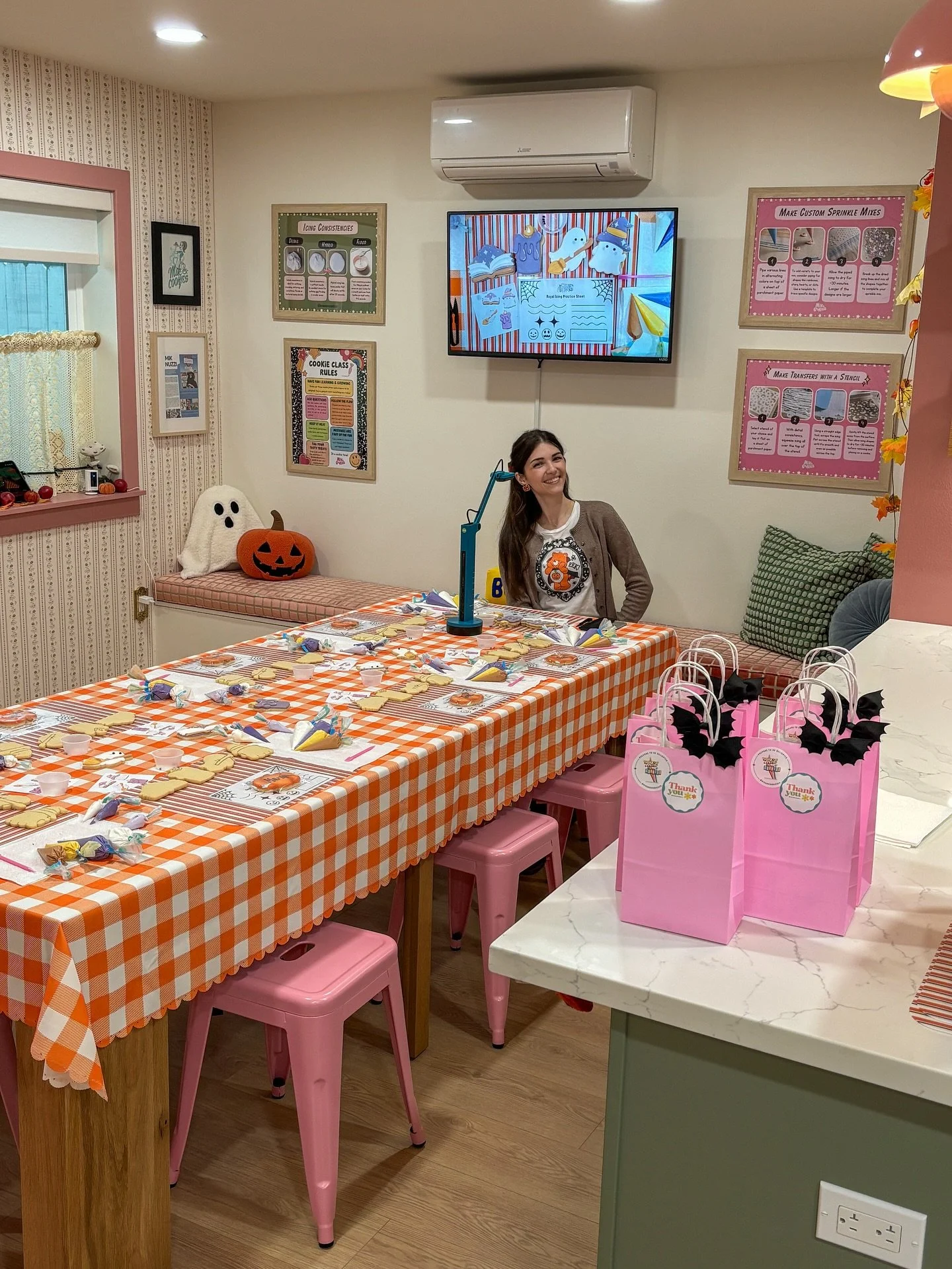 Celebrating 8 years of cookie decorating! 

I picked up a piping bag for the first time, nearly a decade ago, to make cookies for our murder mystery party&mdash; and that moment changed my life 🩷🍪✨

From starting in our tiny LA apartment kitchen to