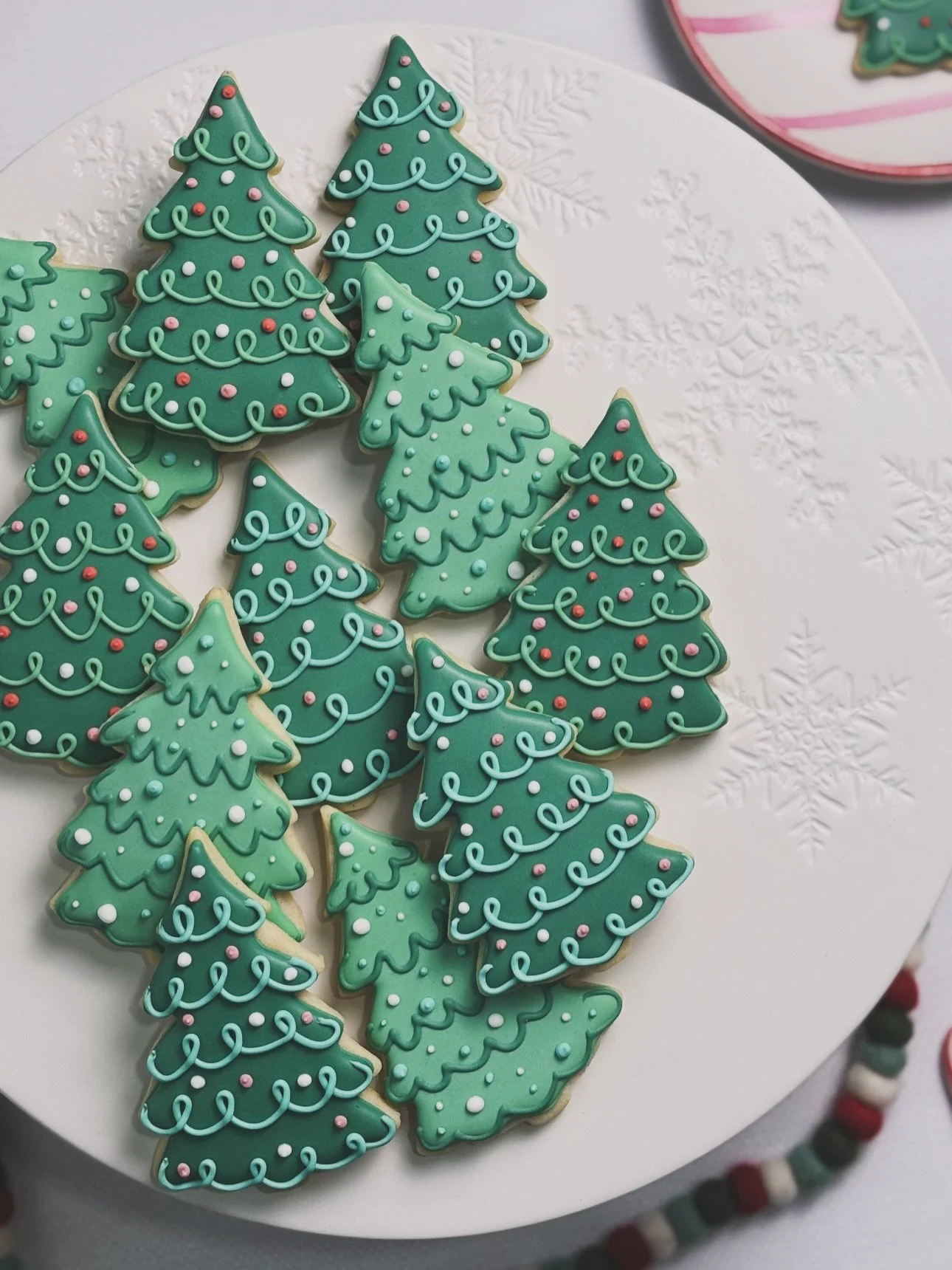 Another week of Christmas magic in the workshop 🎁🍪✨

#christmascookies #holidaycookies #homebakery