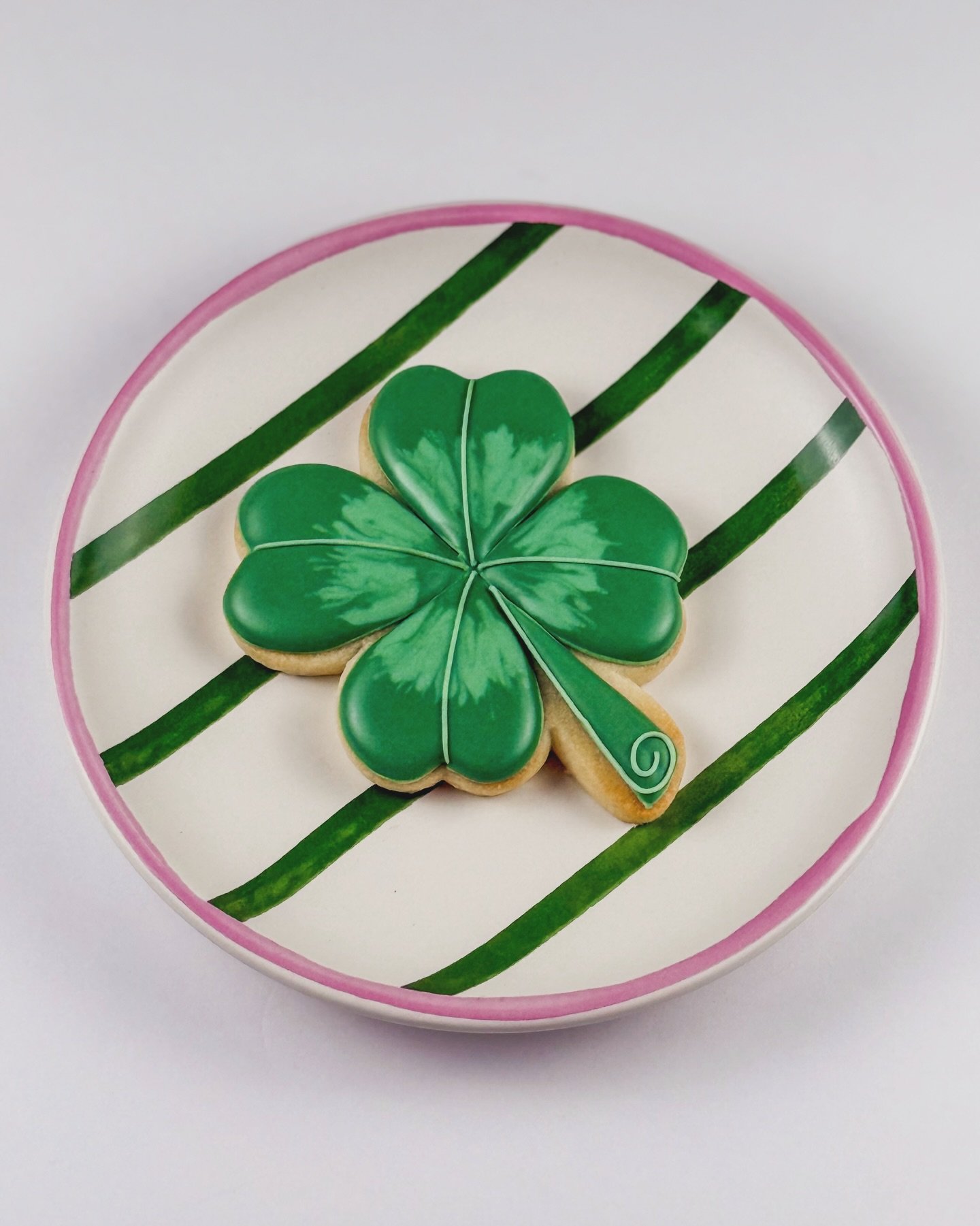 Happy St. Patrick&rsquo;s Day! 🍀🌈🍪

#mikandcookies #stpaddys #fourleafclover