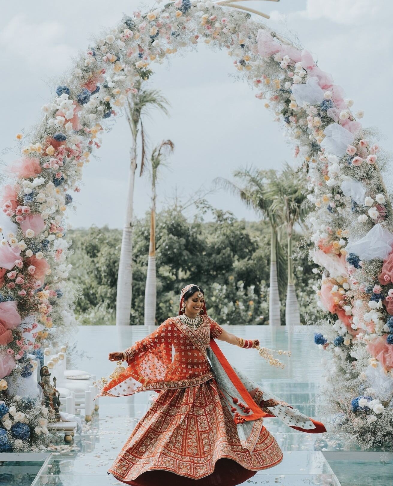 When that &quot;Mrs.&quot; feeling hits #PartnersinParadise⁠
🇲🇽 @shaadidestinations⁠
🧚 @jccastilloweddings⁠
📸 @miranwarstudios☝️⁠
📽️ @miranwarstudios⁠
💄 @dolledupbylulu⁠
💐 @pistilo_florals_rentals⁠
💮 @roses.andco⁠
🎧️ @djsunnyentertainment⁠
?