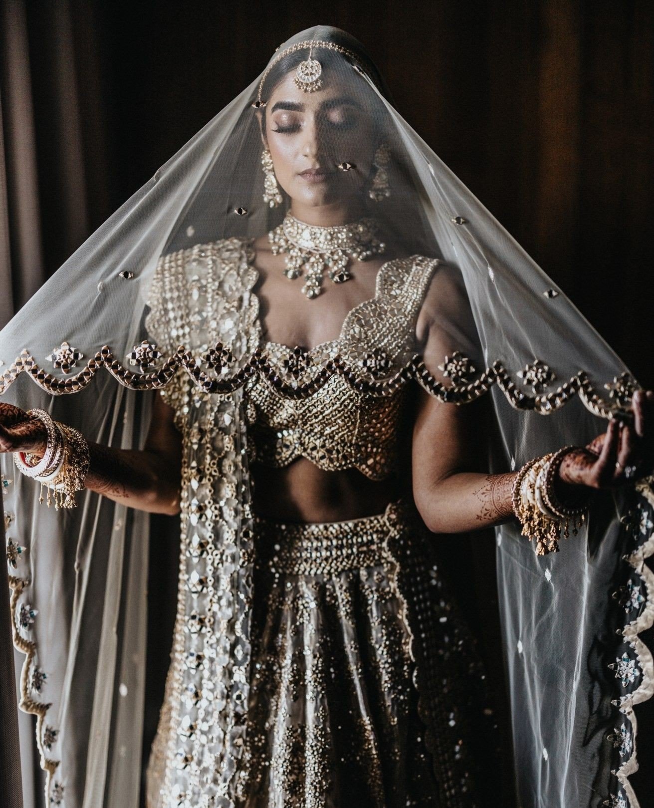 That wedding day look 🔥 #PartnersinParadise⁠
🇲🇽 @shaadidestinations⁠
👰🤵 @tashpointe0 + @akash458⁠
🧚 @uniquestoriesweddings⁠
🧑&zwj;🎨 @bash.house⁠
📸 @ptaufiqphotography☝️⁠
📽️ @ptaufiqphotography⁠
💮 @lovememories_weddings⁠
💄 @arpitakarania⁠
