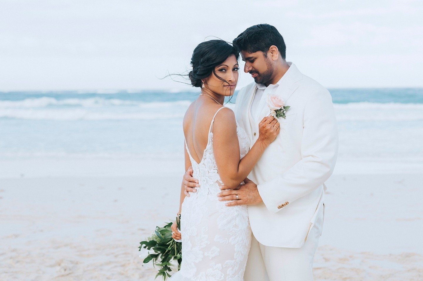 Soaking up that newlywed bliss #PartnersinParadise⁠
🇲🇽 @shaadidestinations⁠
🧑&zwj;🎨 @pearlseventandco⁠
📸 @juniorcruzweddings⁠
🎥 @juniorcruzweddings⁠
🎪 @creativepc⁠
💮 @mercaflor_rd⁠
💄 @cinderellabridez⁠
💋 @stylingtrio⁠
🎧 @djsunnypevents