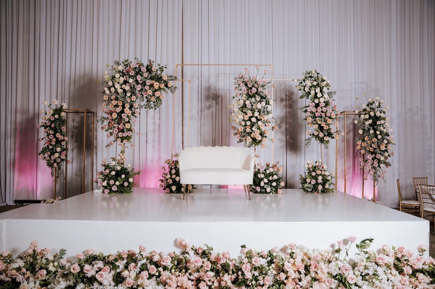 The perfect spot for the Mr. and Mrs. 🤍 #PartnersinParadise⁠
🇩🇴 @shaadidestinations⁠ ⁠
👨🏻&zwj;🎨 @xquisiteventplanners⁠
📸 @primehouseproductions☝🏼⁠
🎥 @primehouseproductions⁠
🎪 @caribbean_celebrations_rd⁠
💮 @mercaflor_rd⁠
💄 @cinderellabride