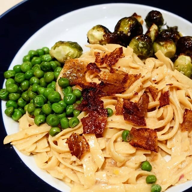 The best vegan carbonara thanks to the help of @eatjust egg and @edgyveg bacon! This isn't just cream sauce with liquid smoke...it is a fabulous, eggy-carbonara. Link in bio! 
#justegg #edgyveg #bacon #carbonara #italianrecipe
#veganitalian #veganrec