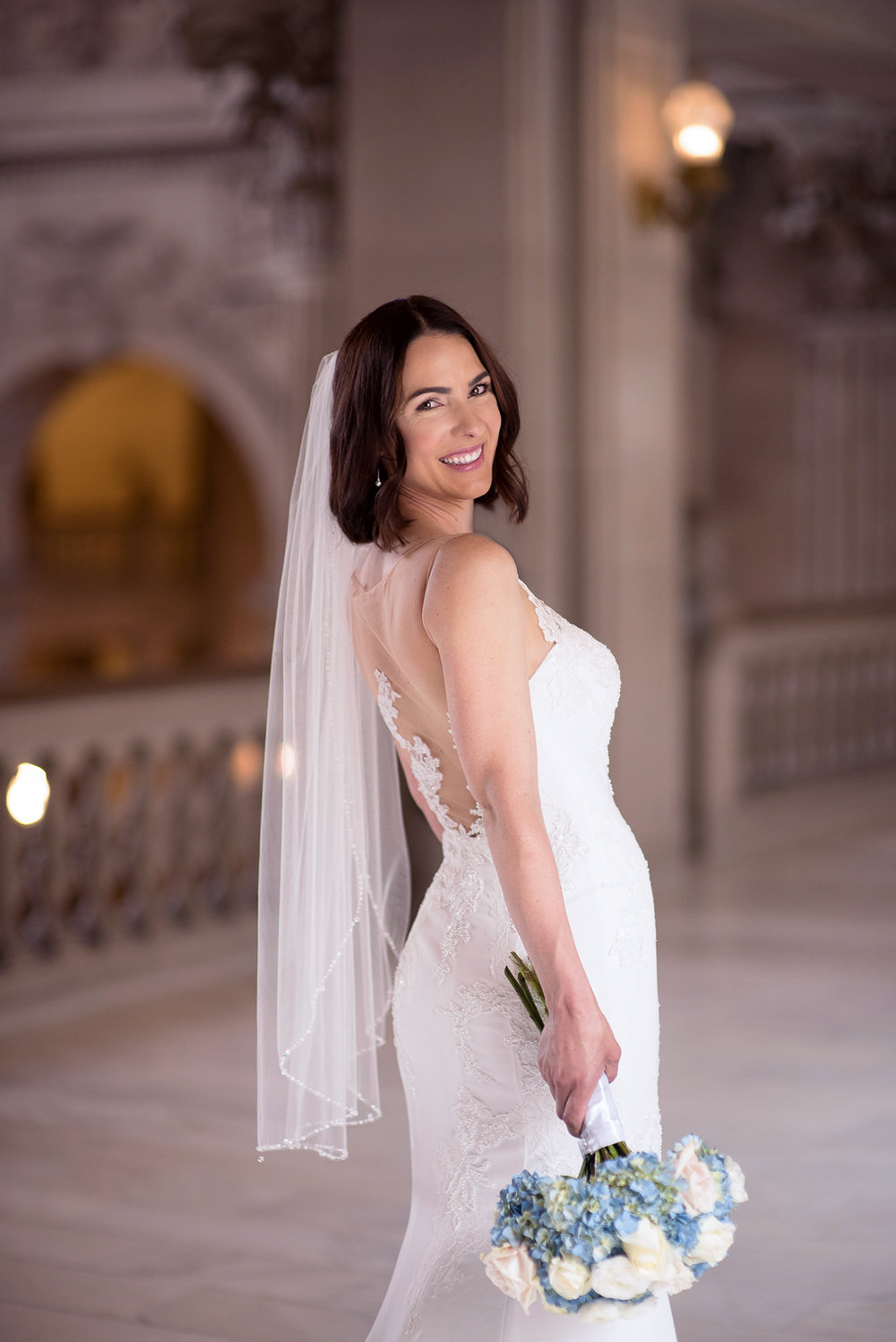 gorgeous-san francisco-city hall-bride.jpg