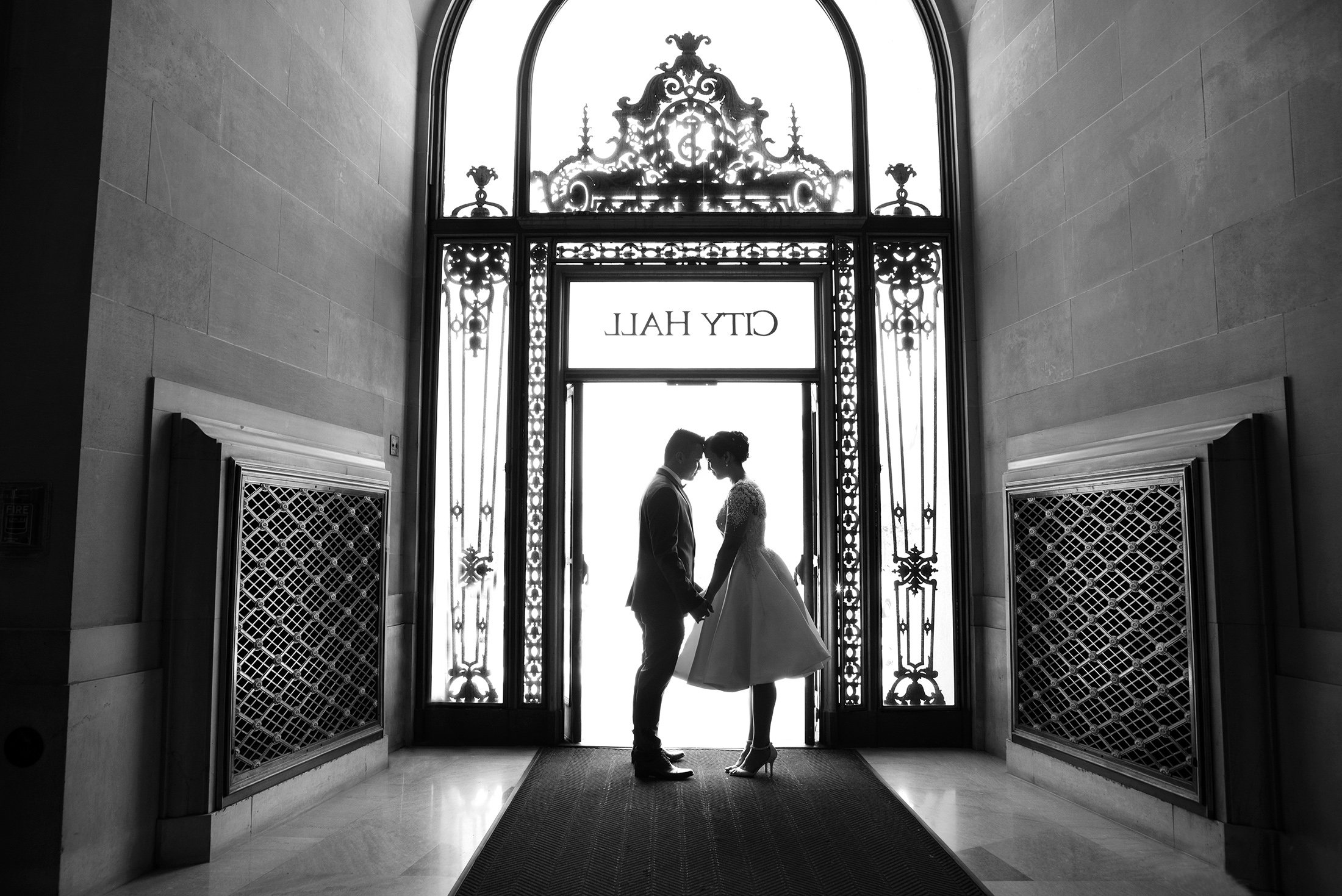  Couple getting married at San Francisco City Hall 