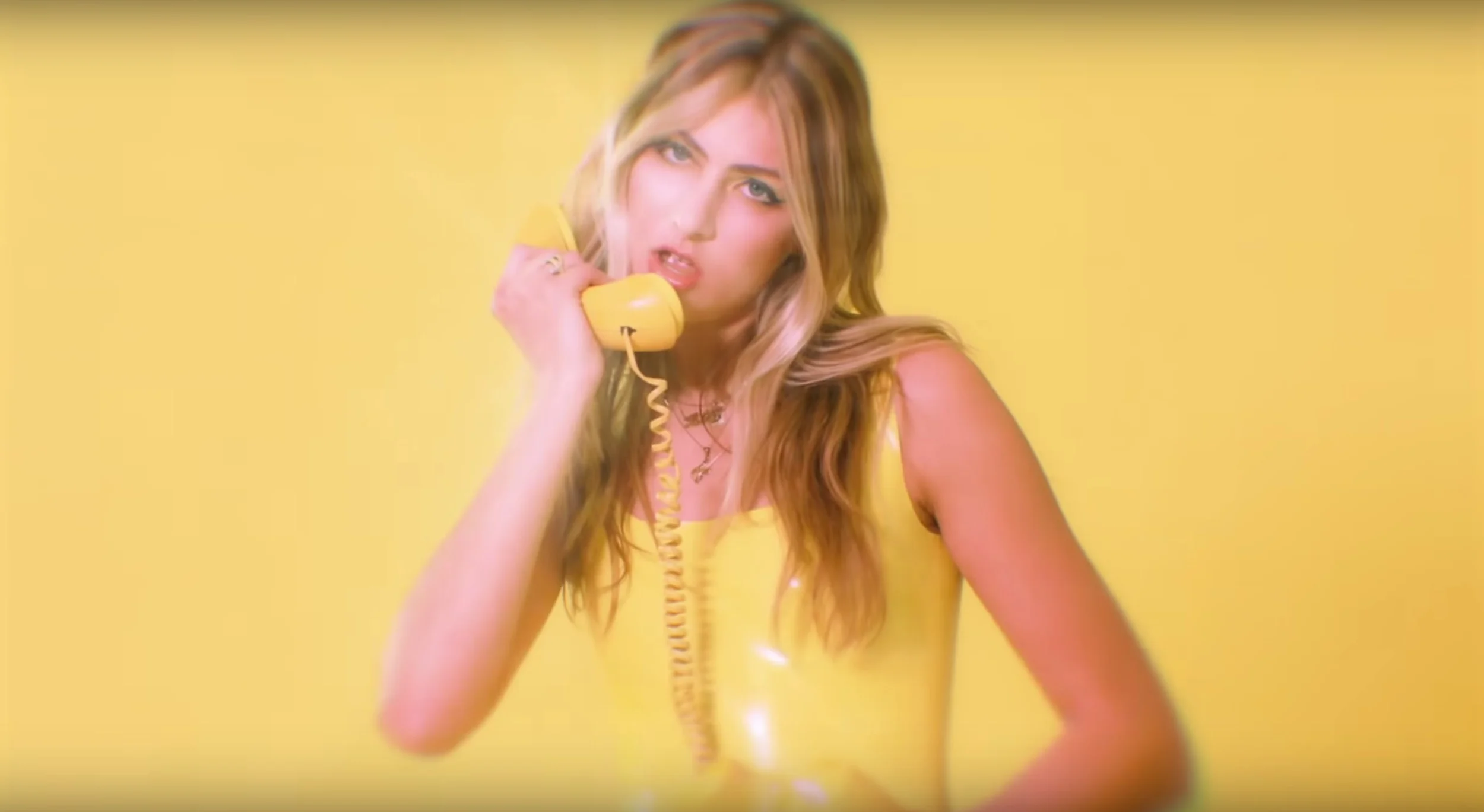 Blu DeTiger - In My Head (Official Music Video)