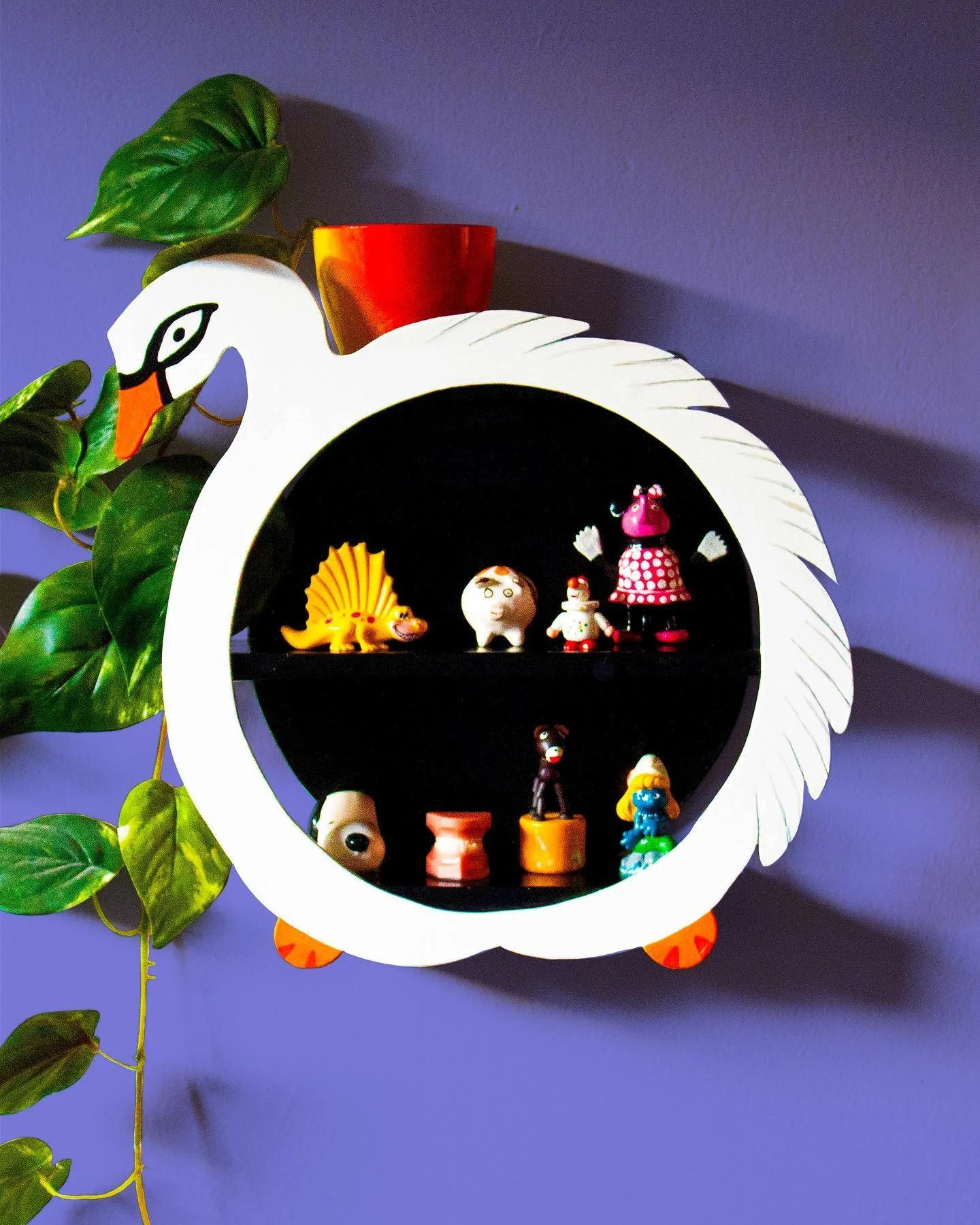 Swan shelf for knicks and knacks. Interested? Link in Bio 🦢🦢🦢🦢🦢🦢🦢