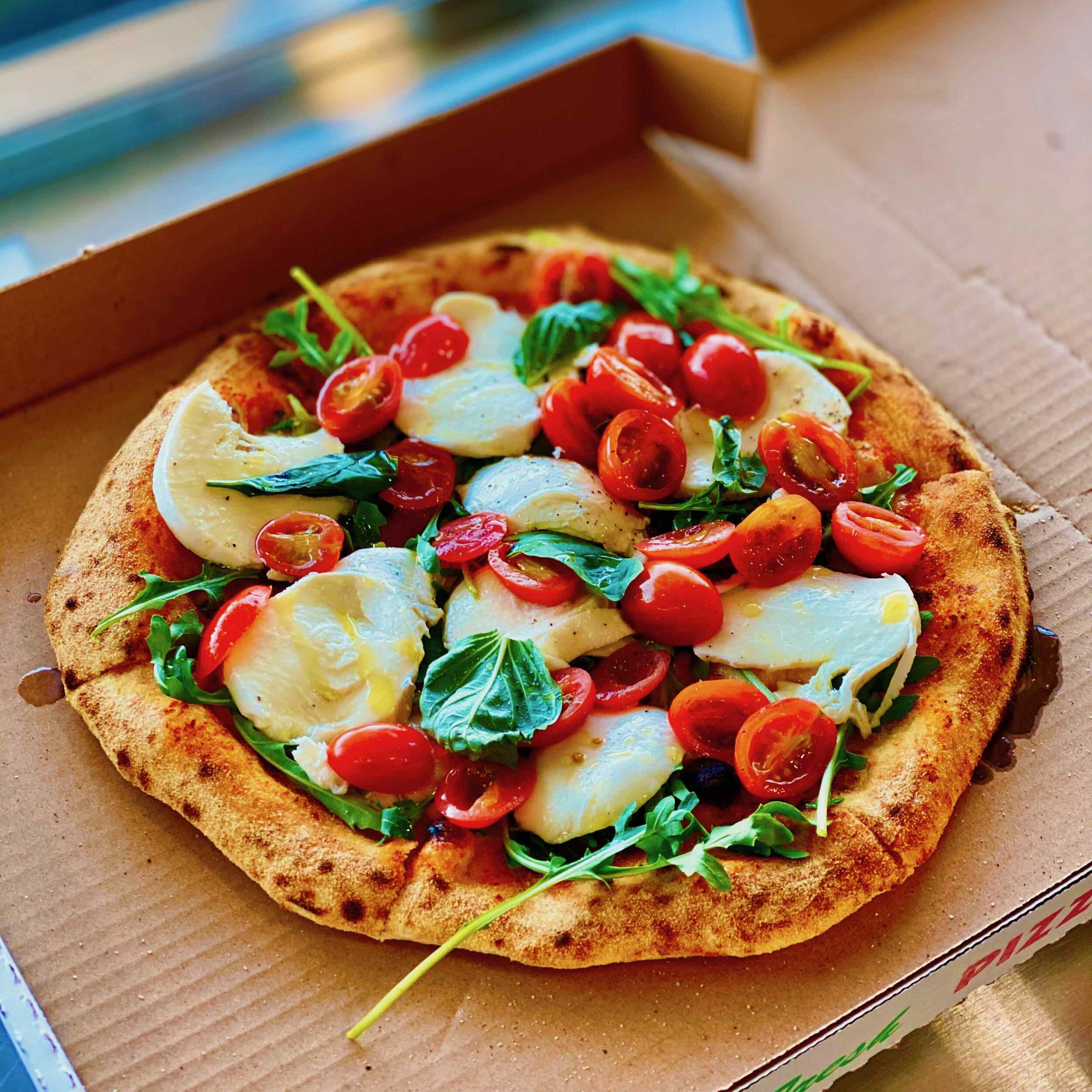 Pizza Caprese