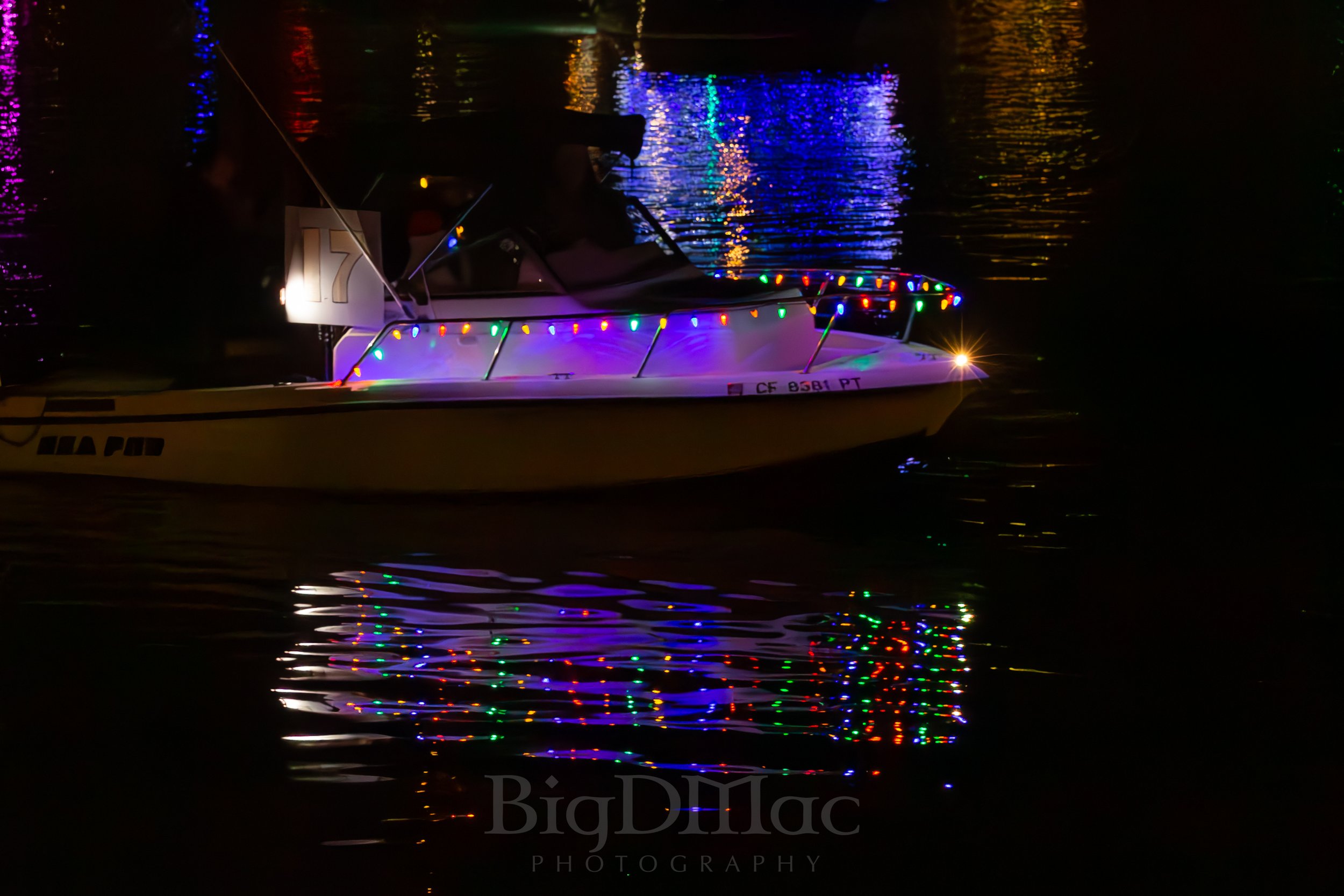 KHYC_Holiday.Boat.Parade_12.9.23_edited-15.jpg