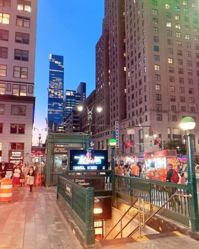 quick trip in september&hellip;!🌟☢️💕🍎🪐🏙️🚛

#newyork #newyorkcity #nyc #fun #travel #views #citylights #lights #selfie #hotel
