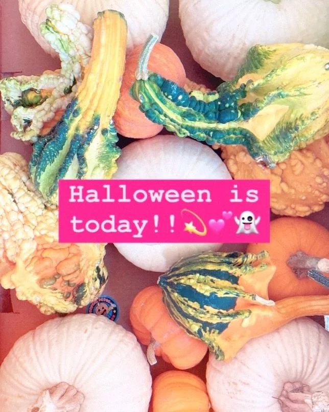 Halloween fun&hellip;!💫💕👻🎃🍫🍭💚

#halloween #happyhalloween #fun #pumpkin #pumpkinpatch #halloweendecor #candy #trickortreat #pinkhalloween #drinks #austin #texas