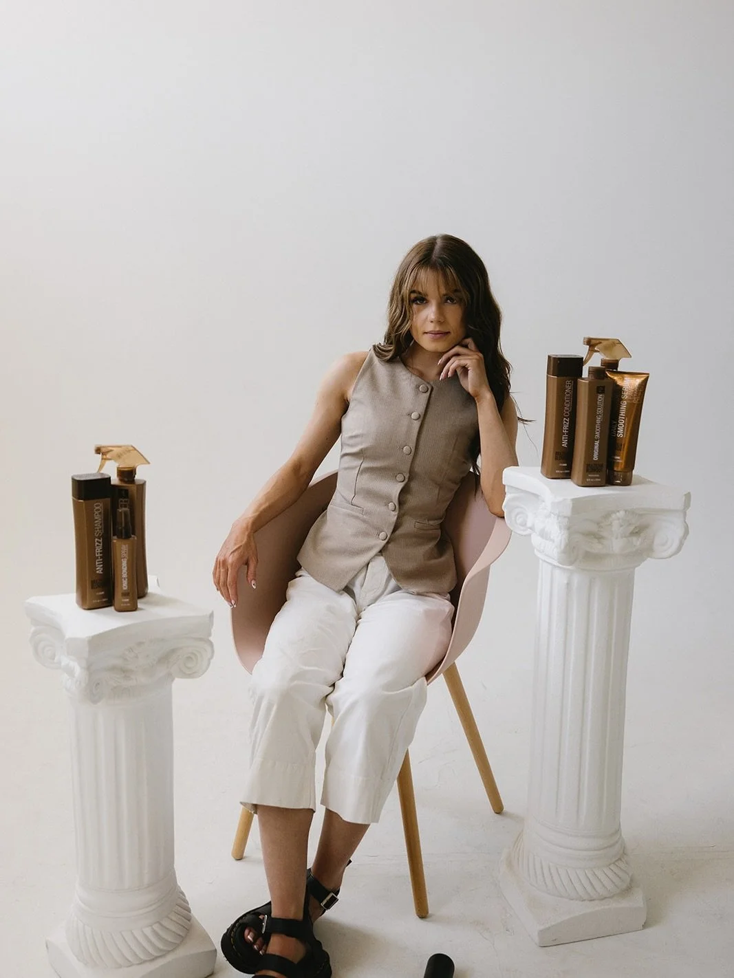 So many good branding shoots happening in the studio and we're obsessed 🤍
Photos by @throughkatieslensphotoandfilm 

#idahophotographystudio #photographystudio #naturallightstudio