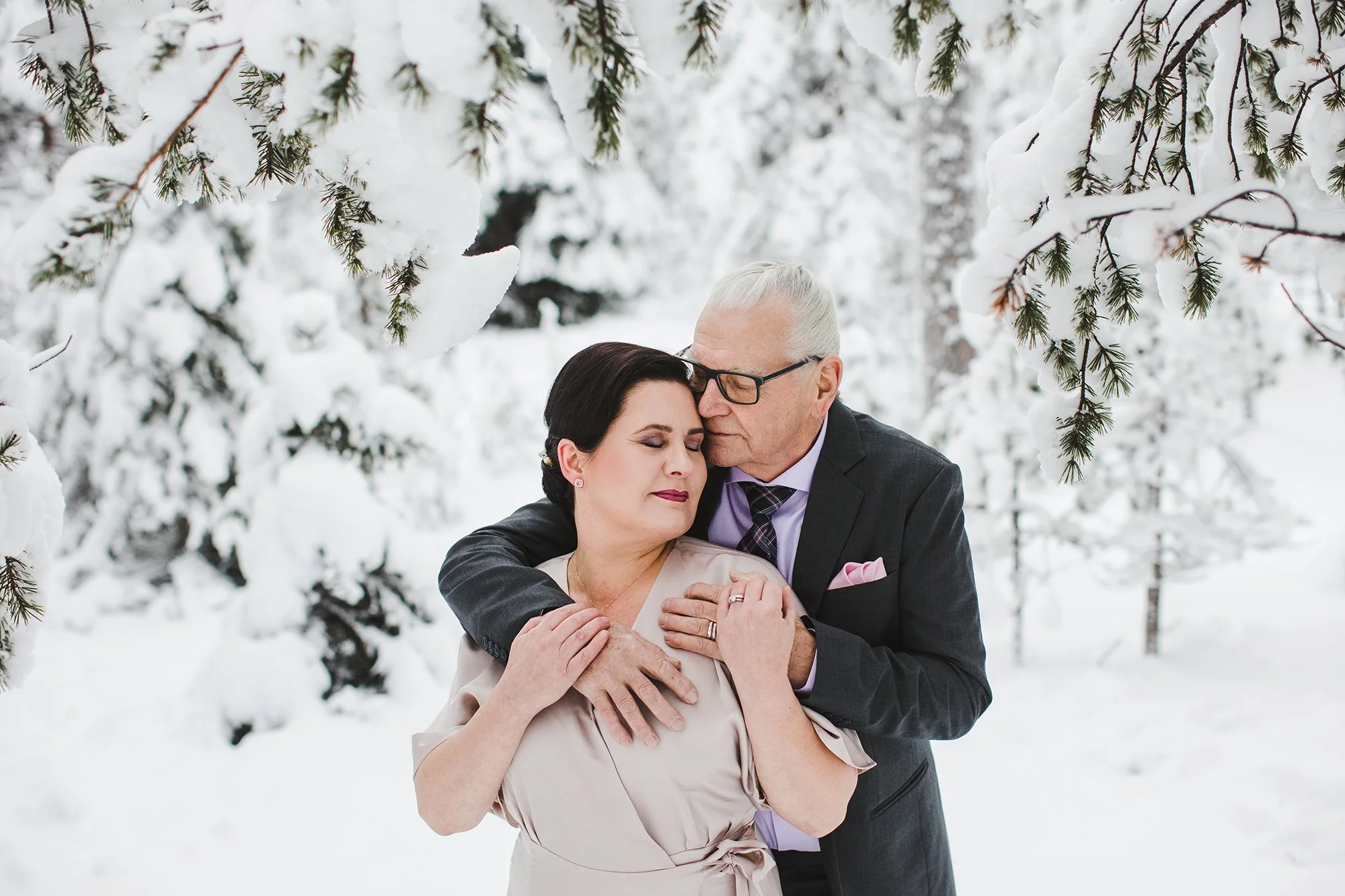 Tina the Lapland Photographer takes amazing wedding photos in Rovaniemi and whole Lapland.