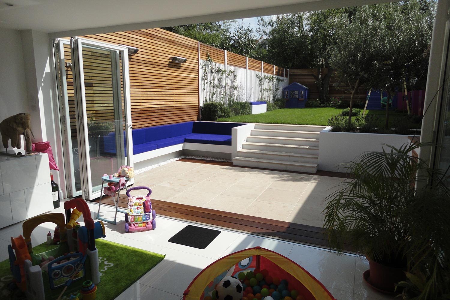   Wandsworth   Bright Garden for Young Family 