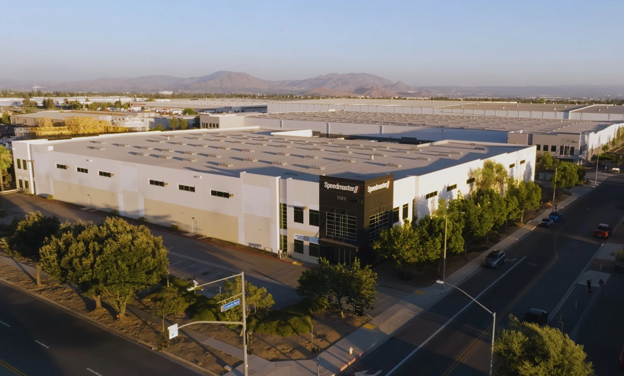 BendPak x Speedmaster SOCIAL SAFE VER.