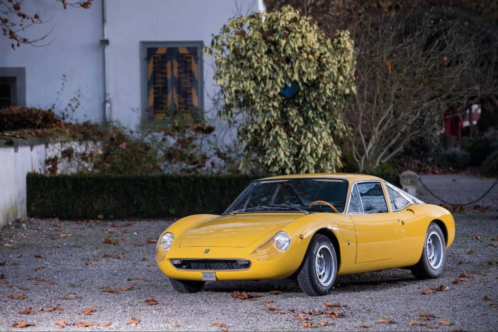 1968 De Tomaso Vallelunga. The first De Tomaso production model restored to concours condition in 2004, achieving 2nd in Class at Villa d'Este 2004. Images courtesy of Bonhams.