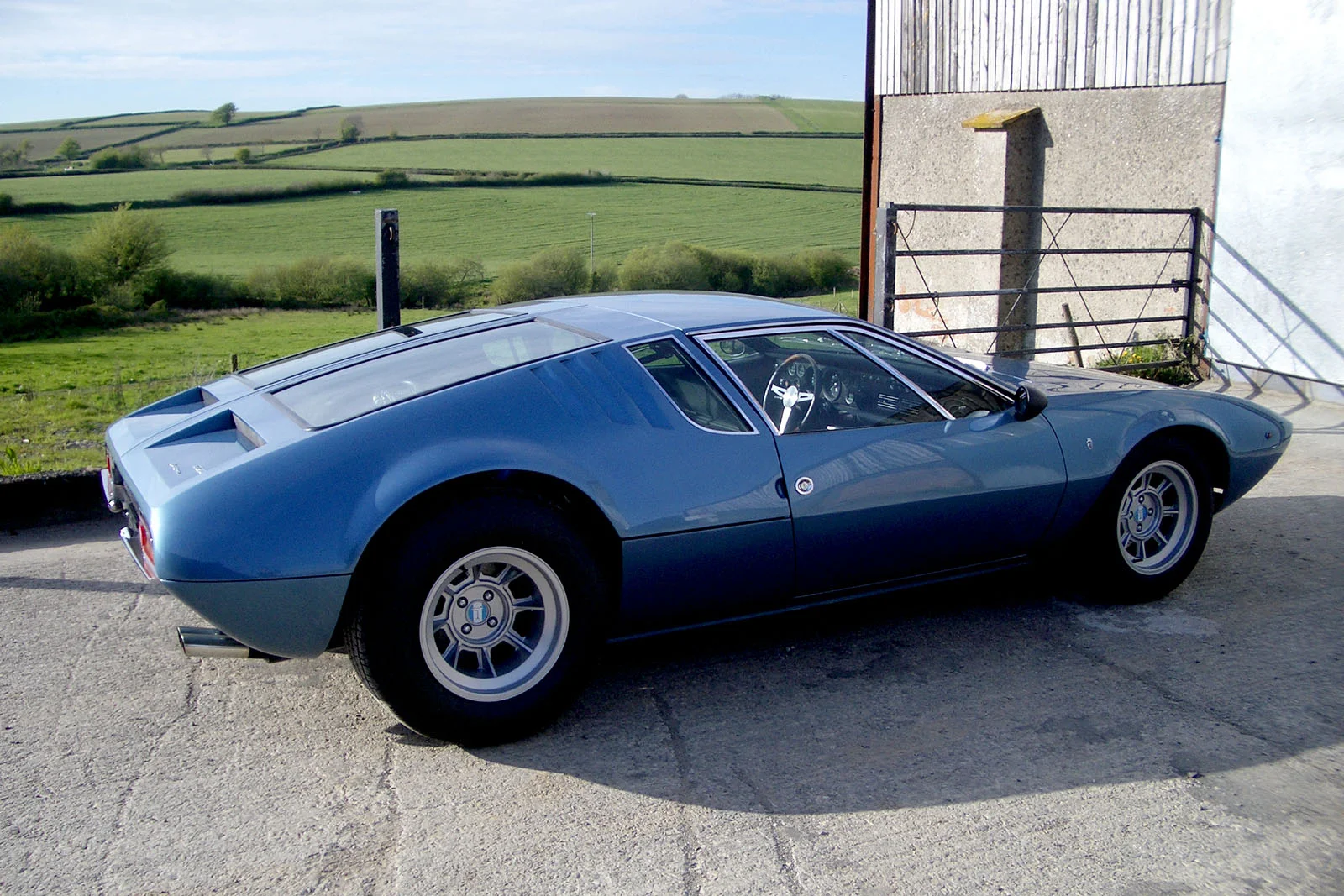 De tomaso Mangusta Blue 9 cropped web.jpg