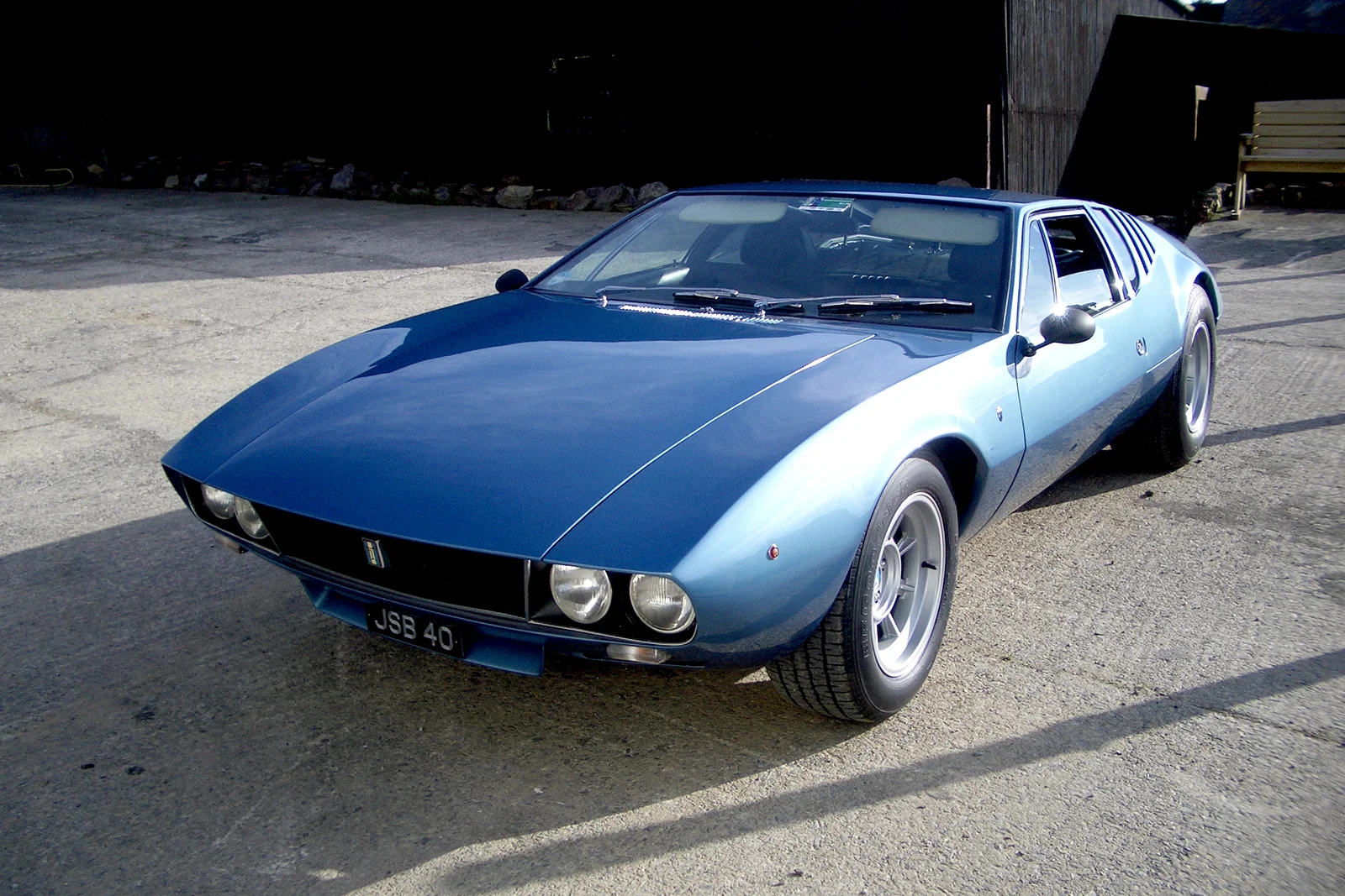 De tomaso Mangusta Blue 11 cropped web.jpg