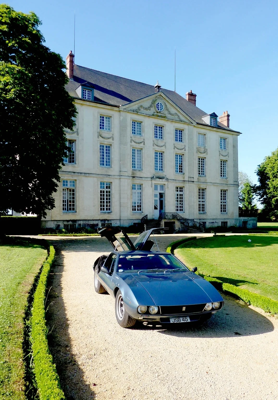 De Tomaso Mangusta Blue 5 cropped web.jpg