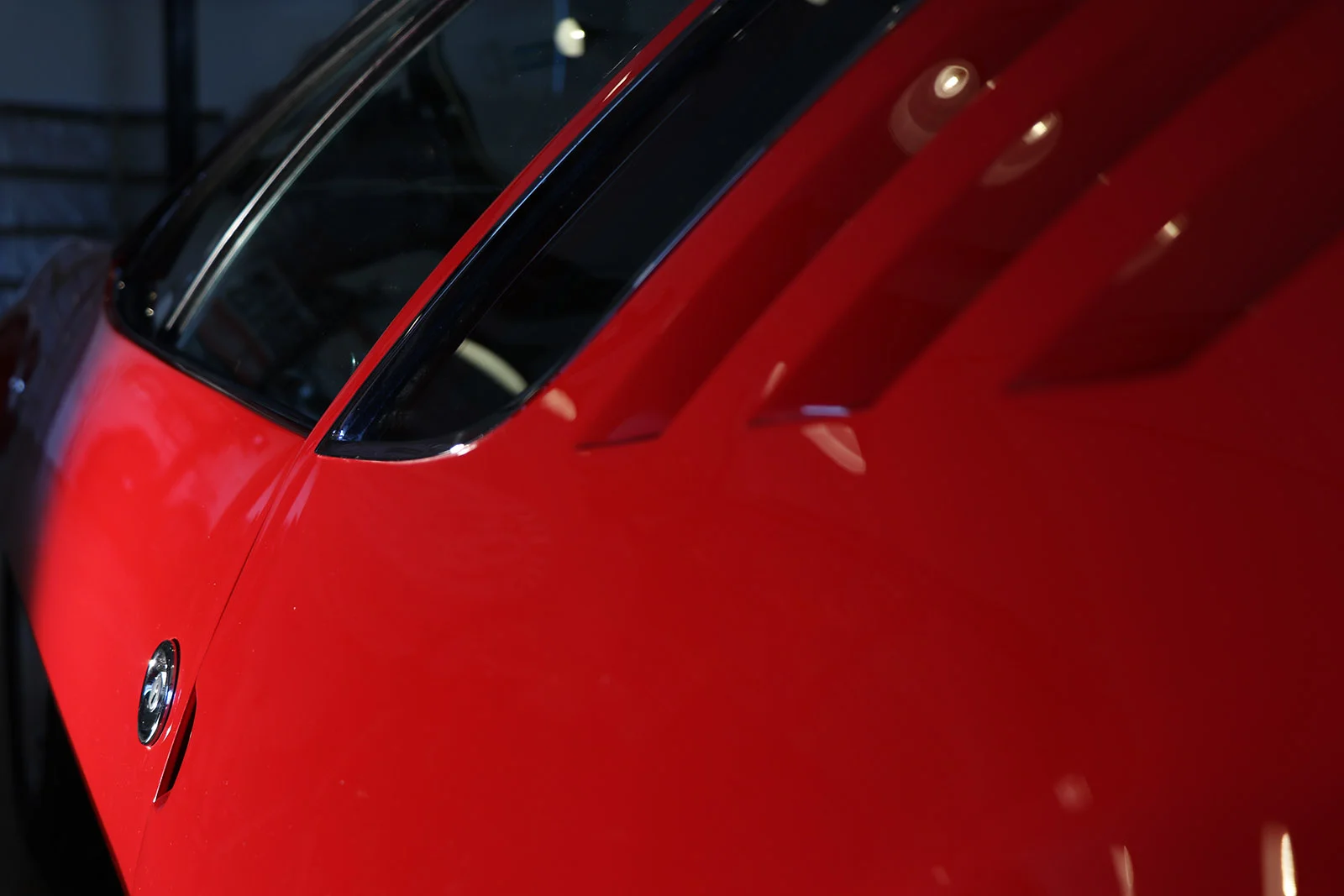 Red De Tomaso Mangusta 8 web.jpg